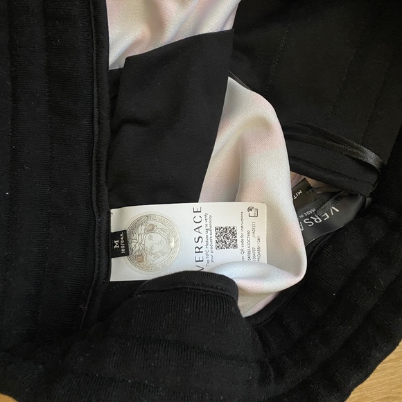 FULL LOOK - SHOP THE LOOK VERSACE FULL LOOK La Greca V Jacket and Pants - Picture 7 of 14